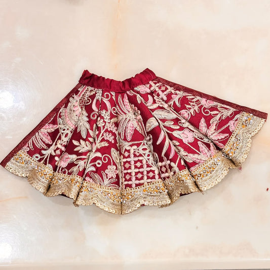 Lal Nav-Vastra Floral Zari Mata Rani Lehenga Set