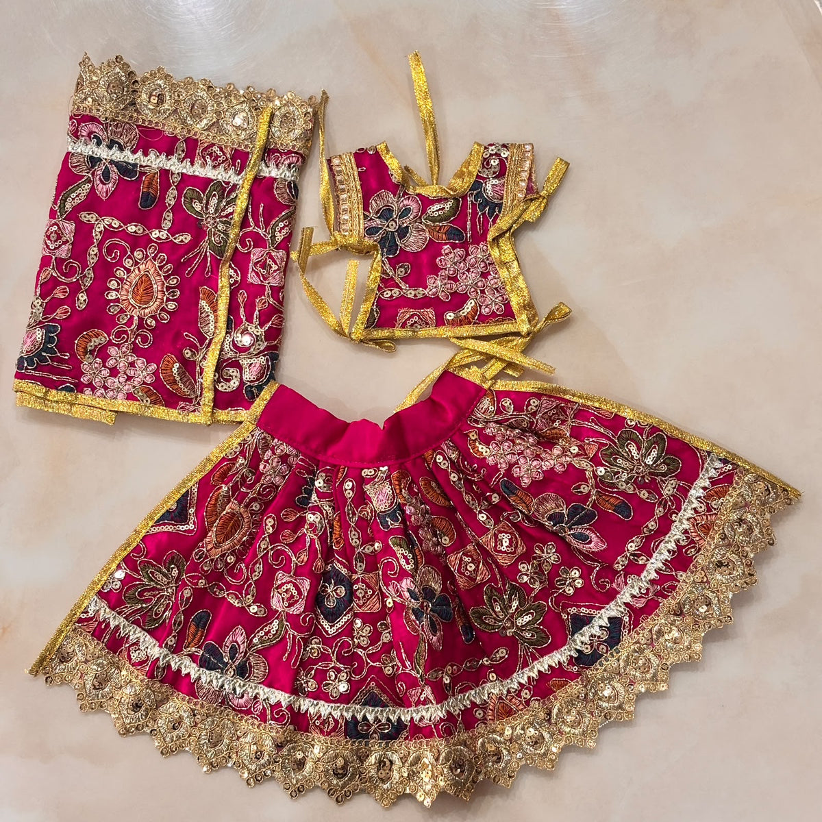 Rani Rang-Kriti Resham Durga Lehenga Chunri Set