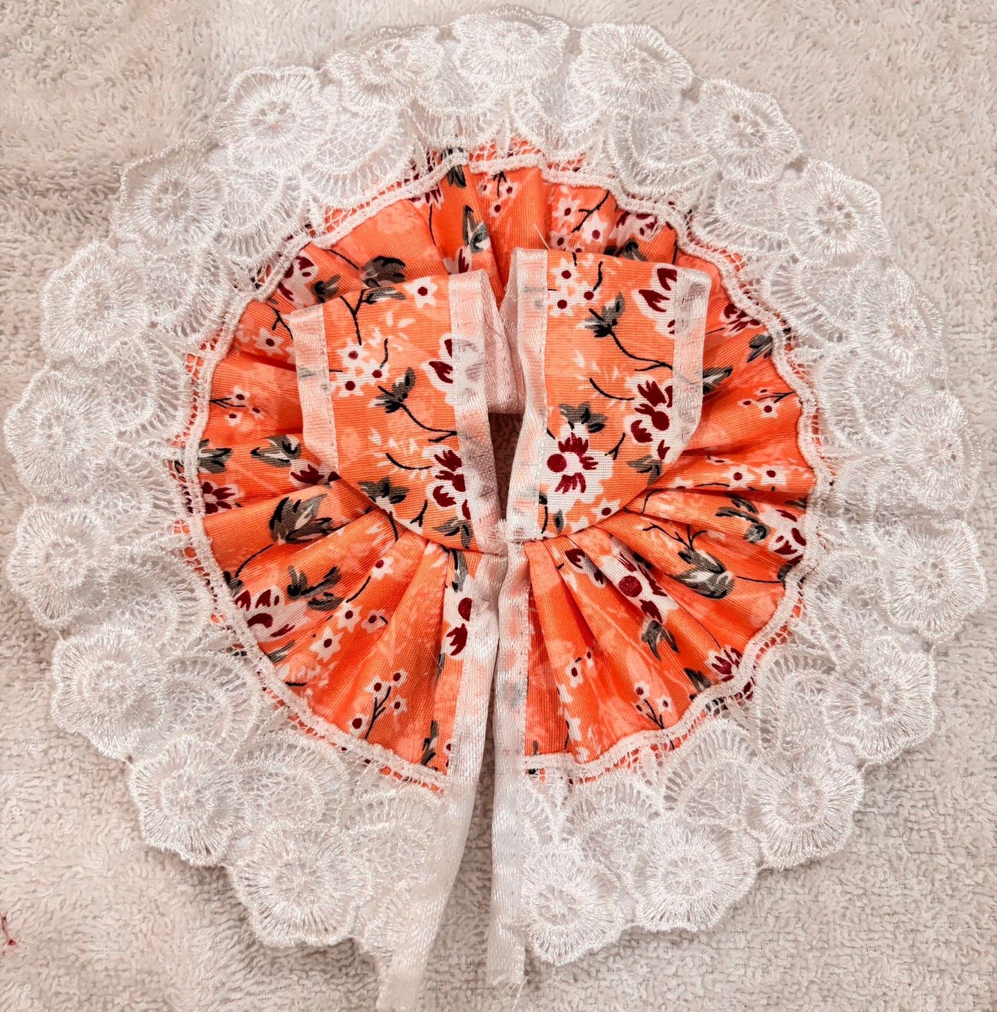 Daily wear cotton poshak with White Lace