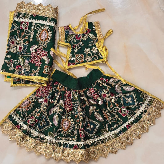 Harita Green Rang-Kriti Resham Durga Lehenga Chunri Set