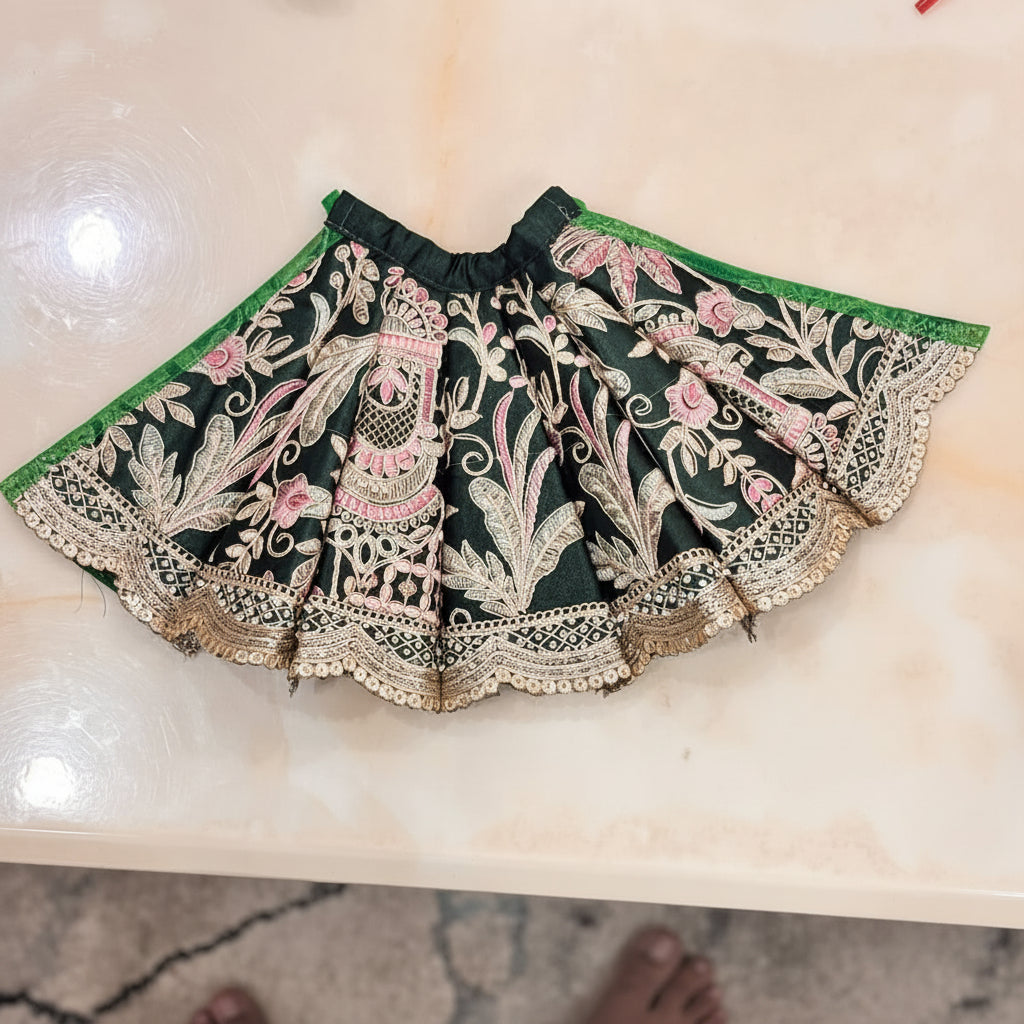 Hariyali Nav-Vastra Floral Mata Rani Lehenga Chunri Set