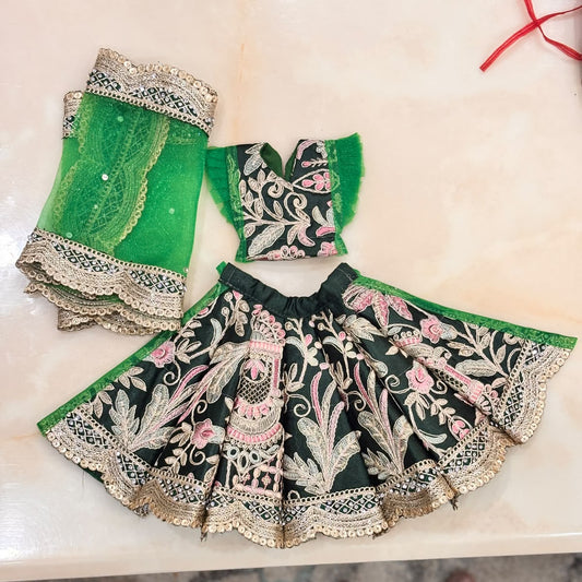 Hariyali Nav-Vastra Floral Zari Mata Rani Lehenga Set