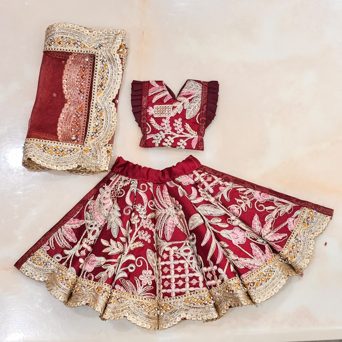 Lal Nav-Vastra Floral Zari Mata Rani Lehenga Set