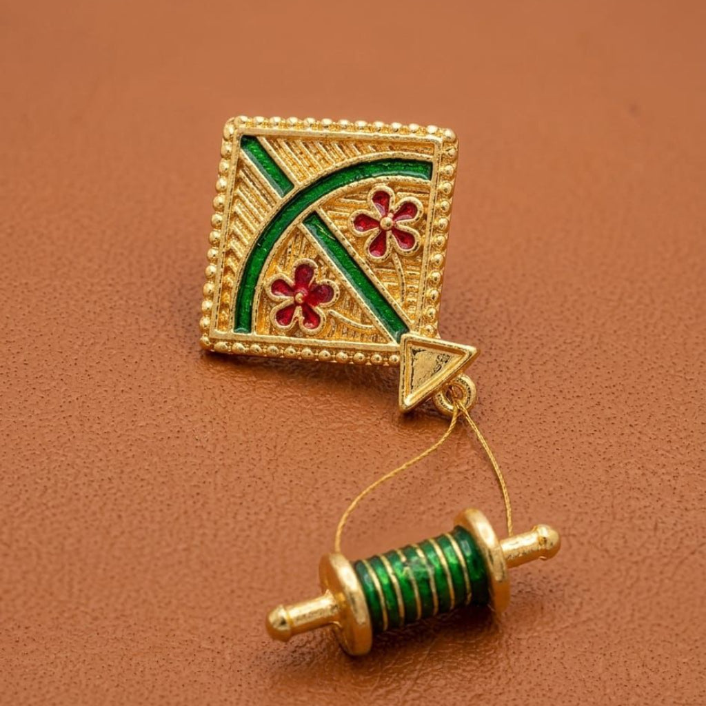 Patang Utsav miniature kite and charkhi set for Ladoo Gopal Ji, featuring gold-tone finish and enamel floral accents