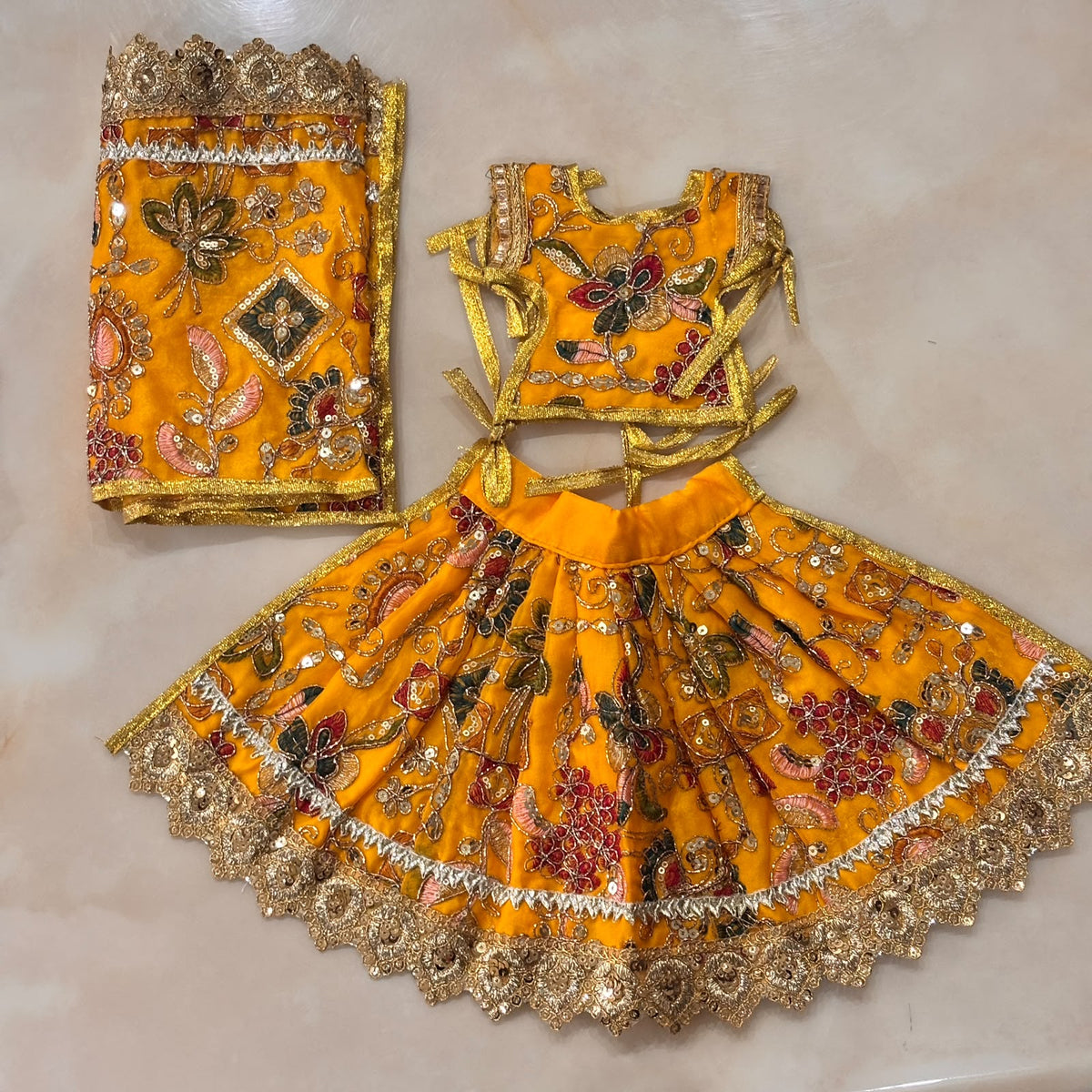 Pitambar Rang-Kriti Resham Durga Lehenga Chunri Set